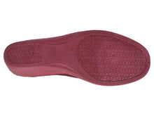 Load image into Gallery viewer, Ladies Touch Fastening Slippers
