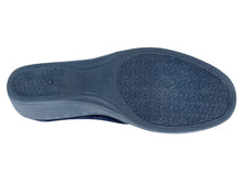 Load image into Gallery viewer, Ladies Touch Fastening Slippers
